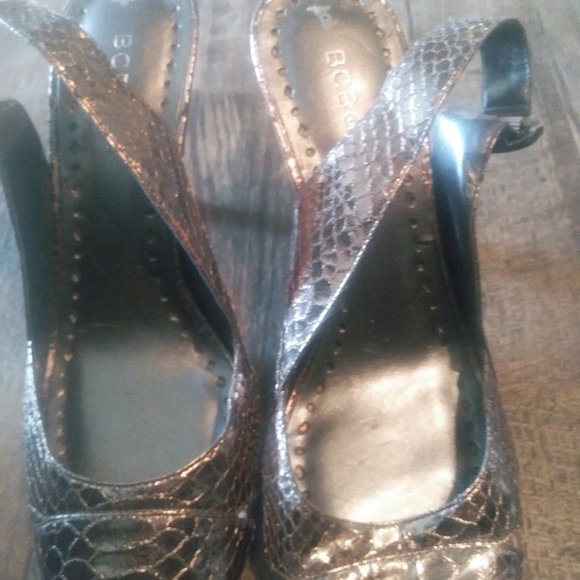 Metallic Snakeskin Peep Toe Sling-back Pumps - Picture 6 of 6